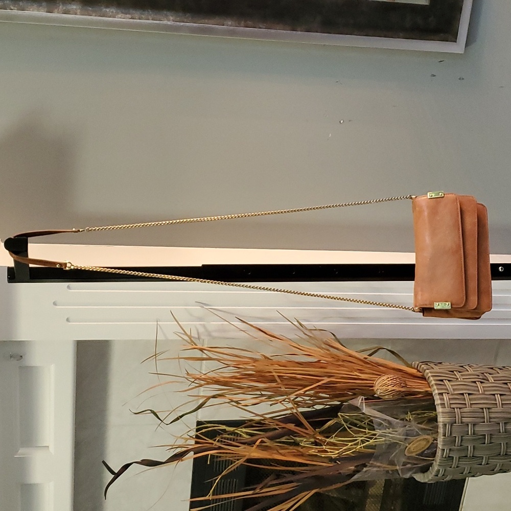 BEAUTIFUL STUART WEITZMAN CROSSBODY